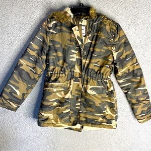 Girls Camo Hooded Winter Jacket Kids Size 14 Green Removable Fur